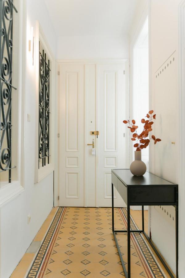 Cozy Apt Perfect For 4-6 Tv Metro Self-Checkin Vienna Exterior photo
